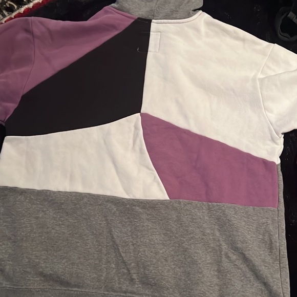 Social tourist merch- Dixie and Charlie D’Amelio - Picture 3 of 5